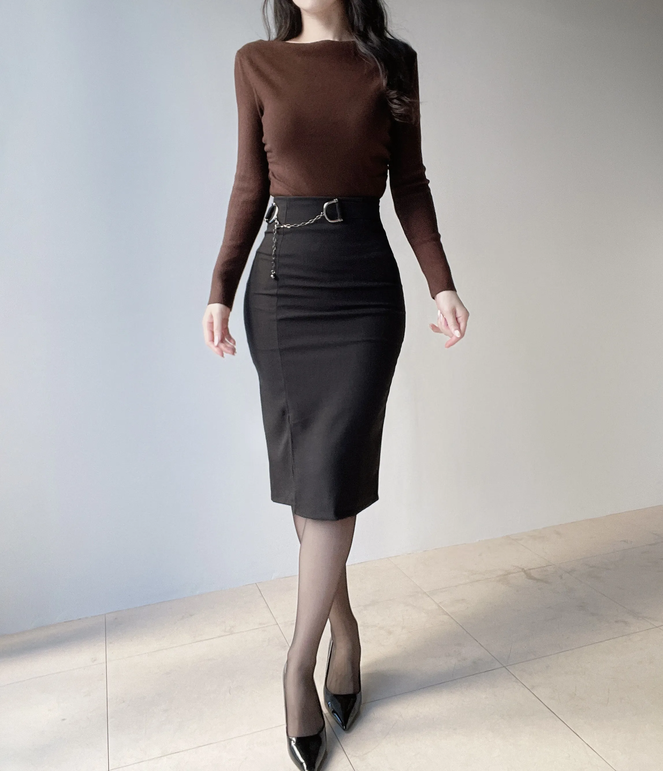 Hラインミディスリットチェーンスカート | mirangmirang | 詳細画像17