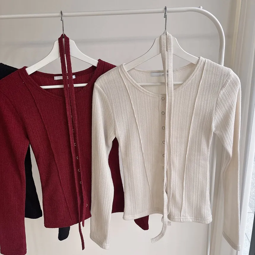 リブラウンドネックボタンスリムTシャツストラップ付 | mirangmirang | 詳細画像27