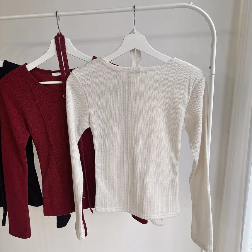 リブラウンドネックボタンスリムTシャツストラップ付 | mirangmirang | 詳細画像28