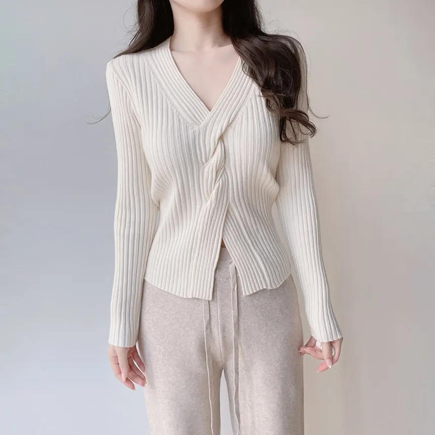 リブツイストVネックスリムスリットニット | mirangmirang | 詳細画像10