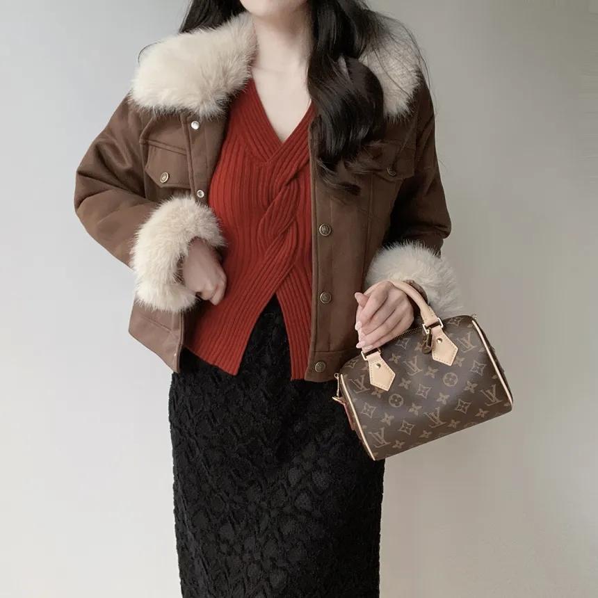 リブツイストVネックスリムスリットニット | mirangmirang | 詳細画像12