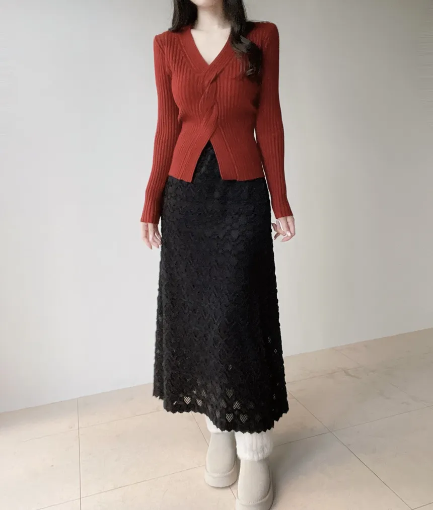 リブツイストVネックスリムスリットニット | mirangmirang | 詳細画像15