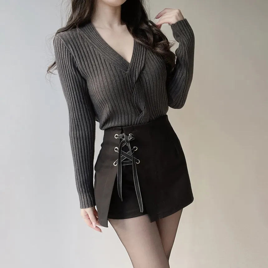 リブツイストVネックスリムスリットニット | mirangmirang | 詳細画像39