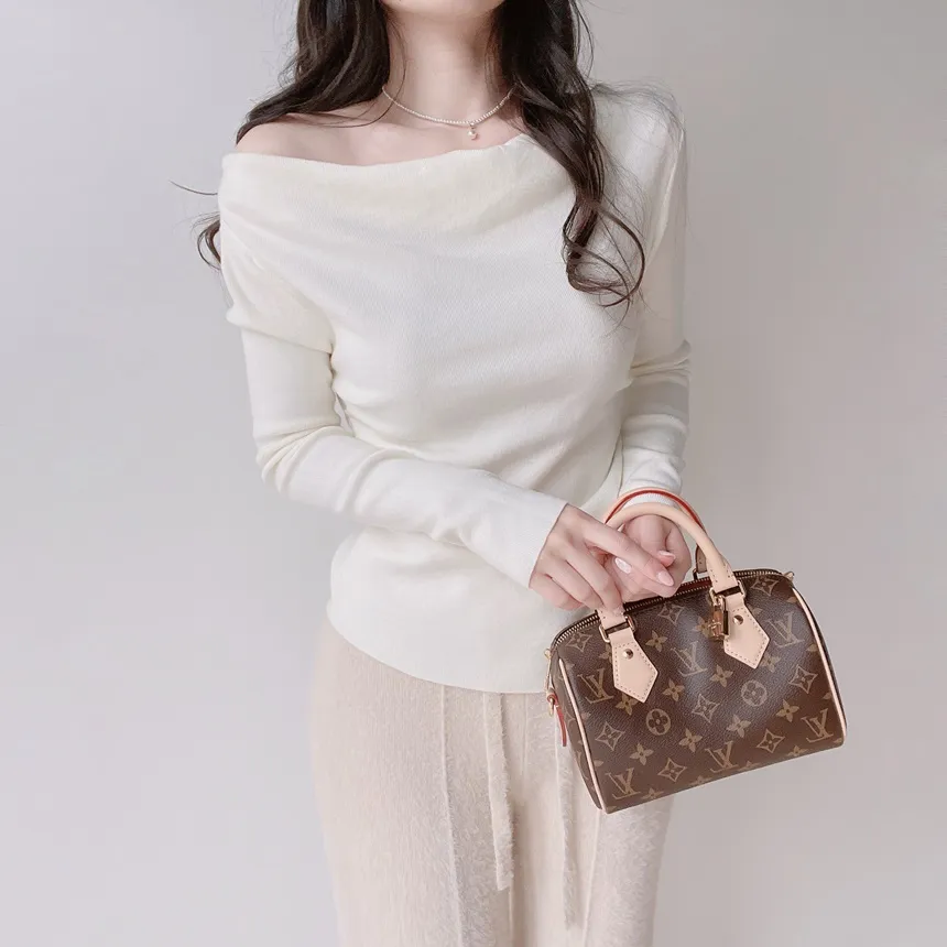 シャーリングボートネックワンショルダーアンバランススリットTシャツ | mirangmirang | 詳細画像18