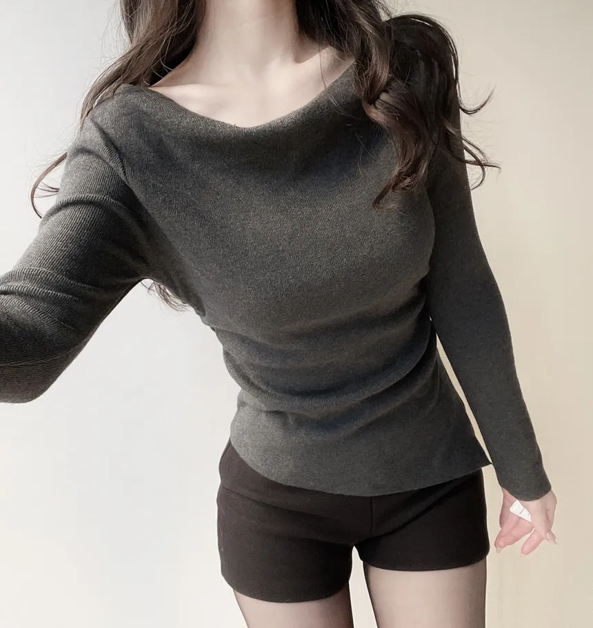シャーリングボートネックワンショルダーアンバランススリットTシャツ | mirangmirang | 詳細画像24
