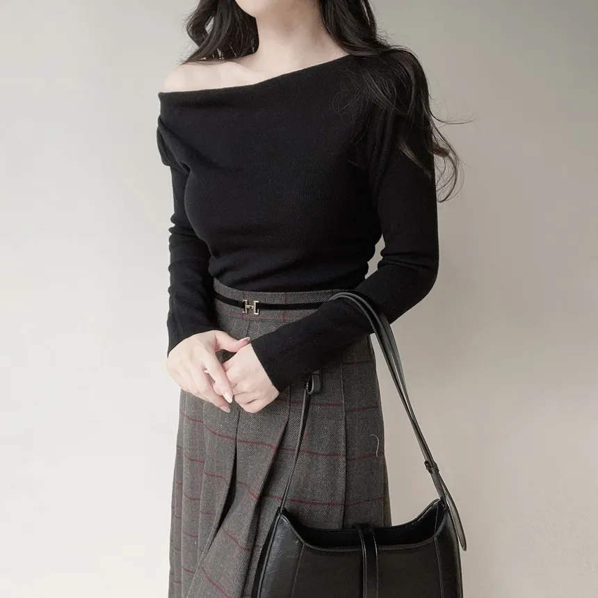 シャーリングボートネックワンショルダーアンバランススリットTシャツ | mirangmirang | 詳細画像32