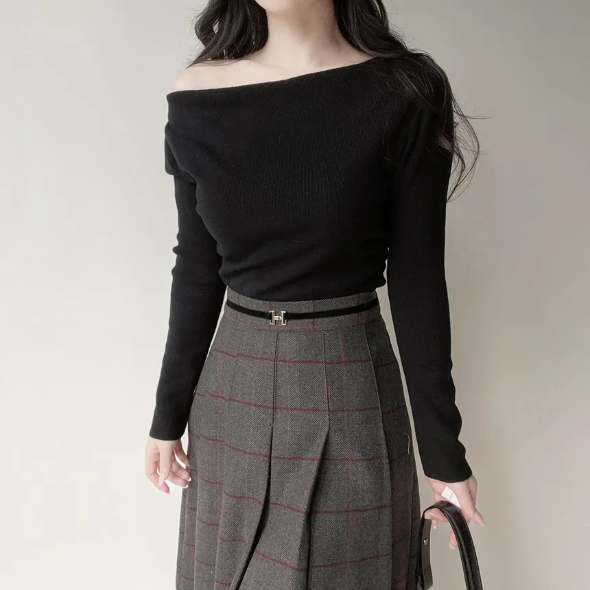 シャーリングボートネックワンショルダーアンバランススリットTシャツ | mirangmirang | 詳細画像33