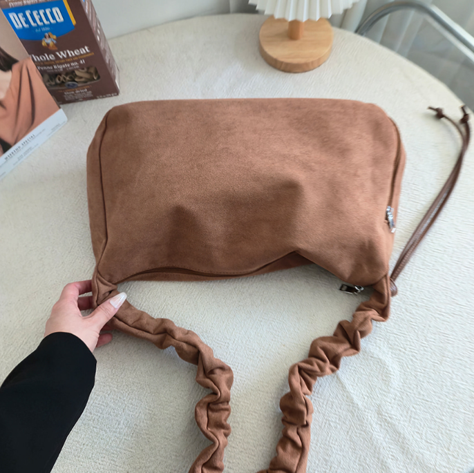 スエード調ジップアップドローストリングポケットショルダーバッグ | 詳細画像11