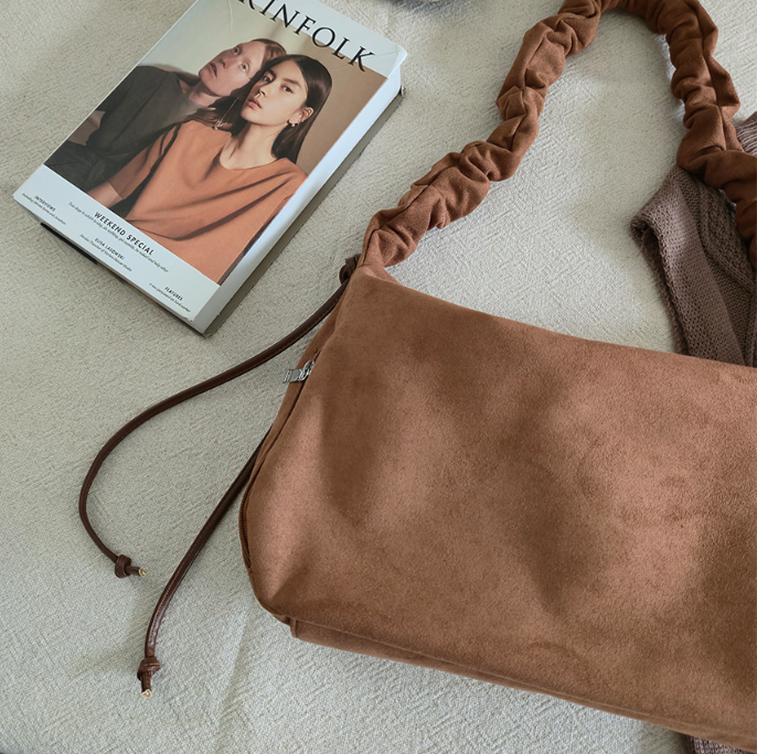 スエード調ジップアップドローストリングポケットショルダーバッグ | 詳細画像13