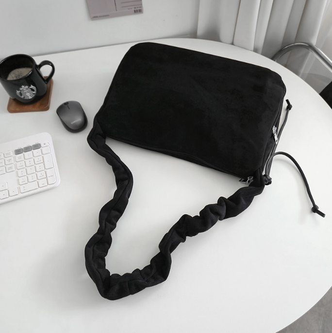 スエード調ジップアップドローストリングポケットショルダーバッグ | 詳細画像30