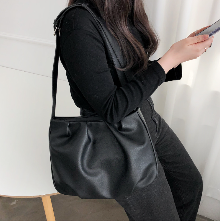 レザー調ピンタックショルダーバッグ | 詳細画像5