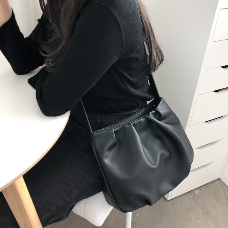 レザー調ピンタックショルダーバッグ | 詳細画像7