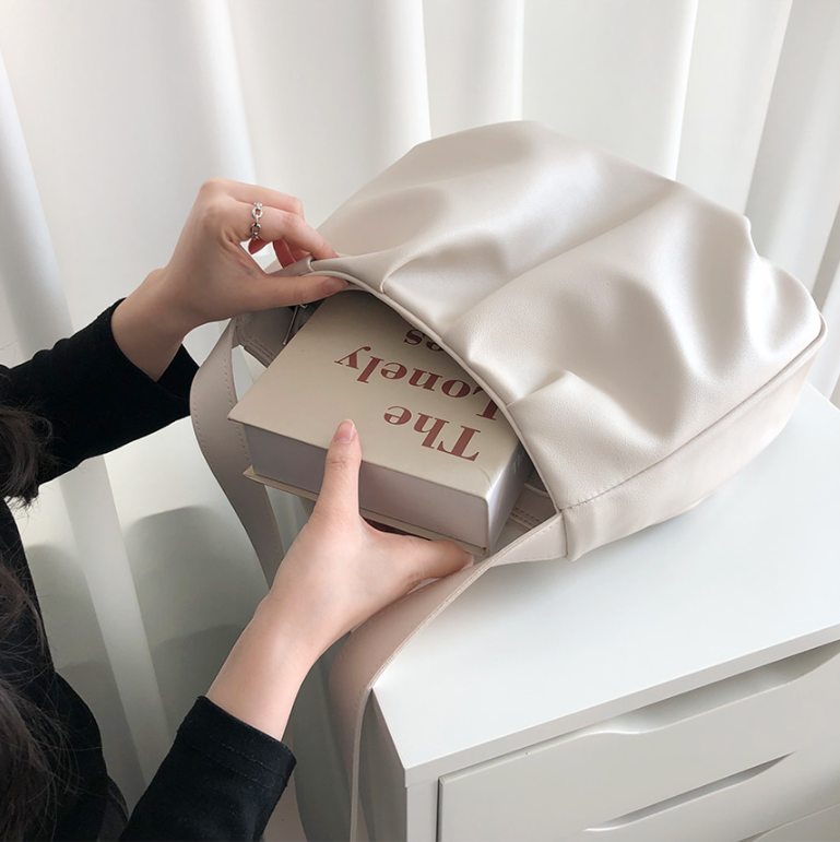 レザー調ピンタックショルダーバッグ | 詳細画像12