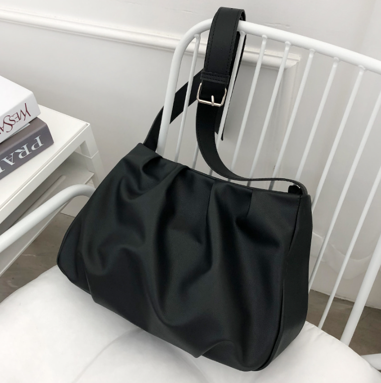 レザー調ピンタックショルダーバッグ | 詳細画像13