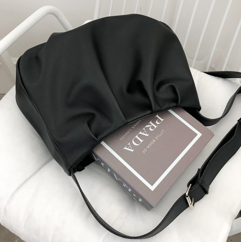 レザー調ピンタックショルダーバッグ | 詳細画像14