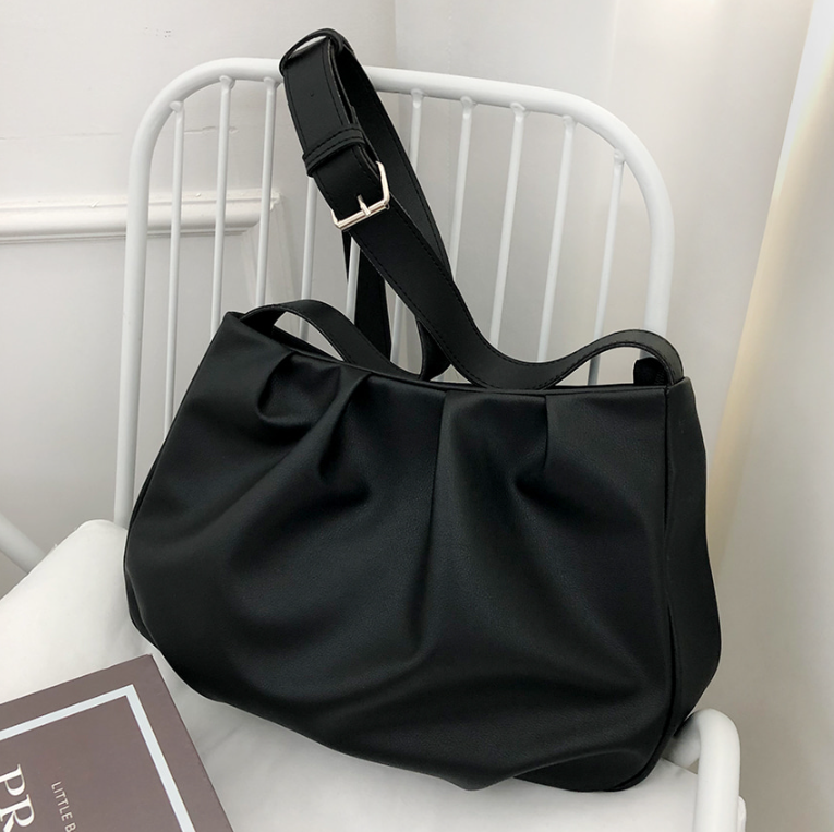 レザー調ピンタックショルダーバッグ | 詳細画像17