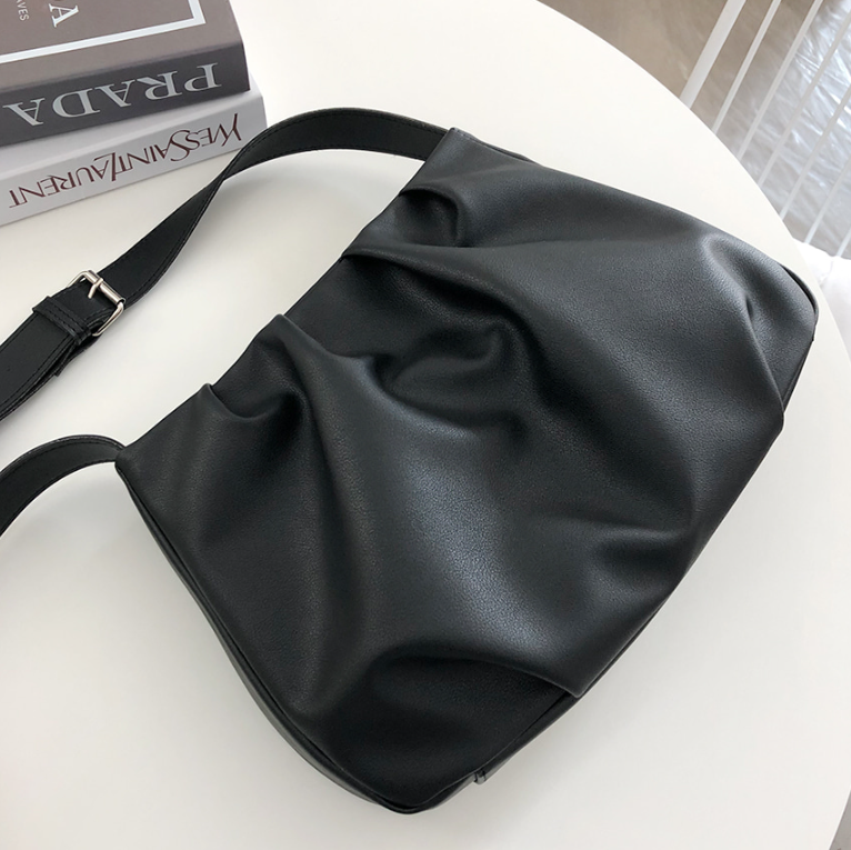 レザー調ピンタックショルダーバッグ | 詳細画像18