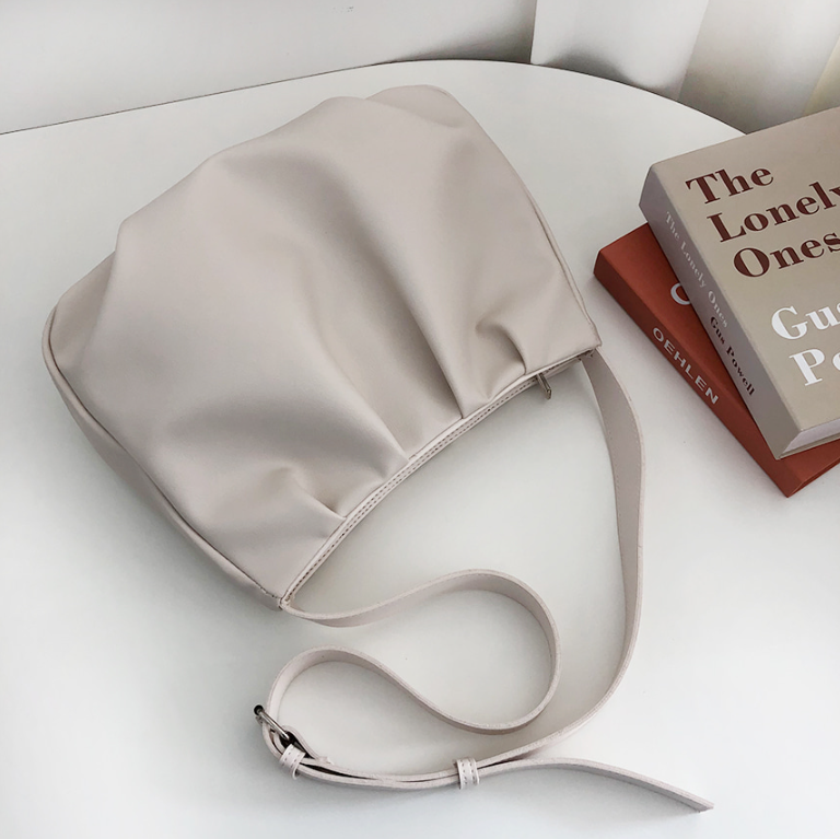 レザー調ピンタックショルダーバッグ | 詳細画像23