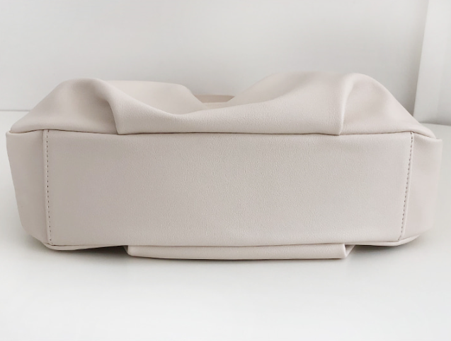 レザー調ピンタックショルダーバッグ | 詳細画像27