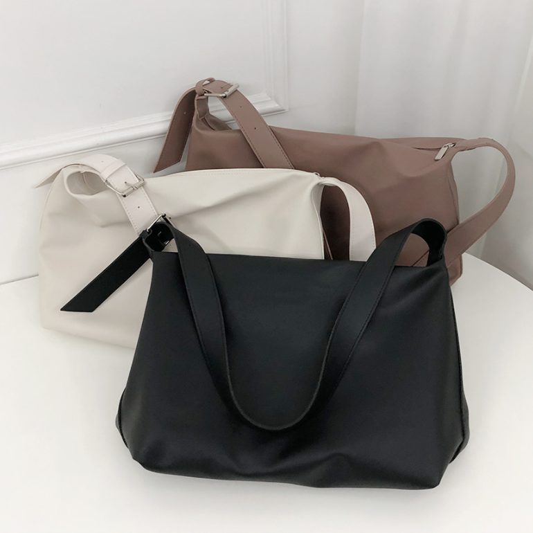 レザー調ベーシックビッグ無地ショルダーバッグ | 詳細画像2