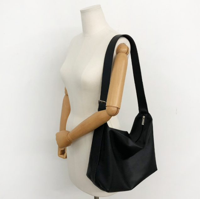 レザー調ベーシックビッグ無地ショルダーバッグ | 詳細画像3