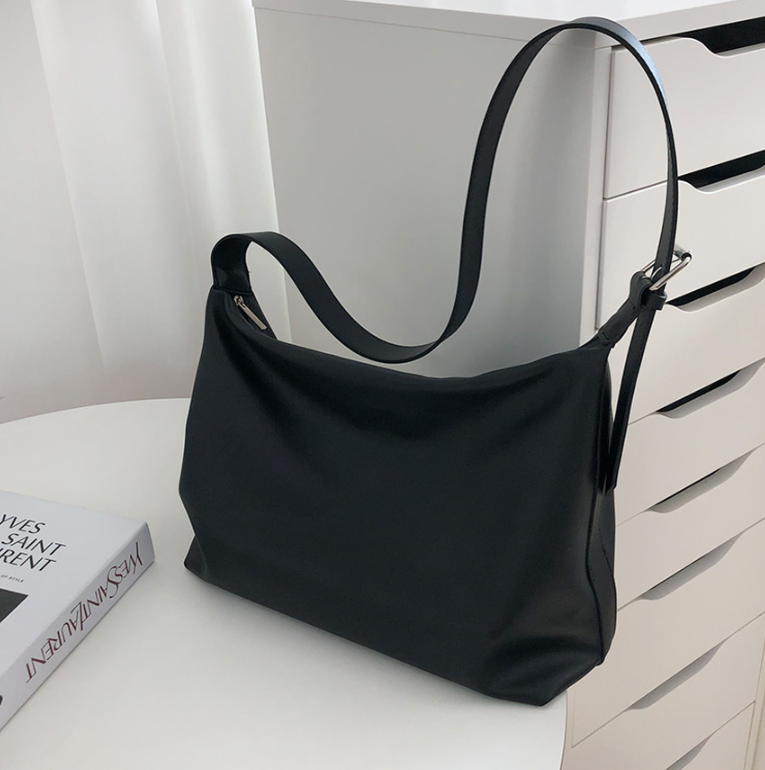 レザー調ベーシックビッグ無地ショルダーバッグ | 詳細画像15