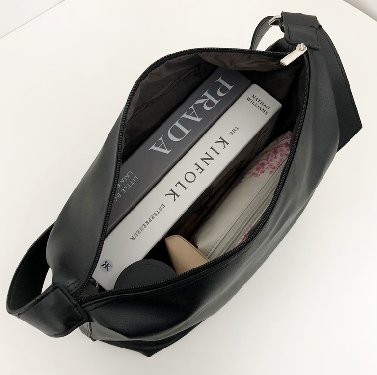 レザー調ベーシックビッグ無地ショルダーバッグ | 詳細画像17