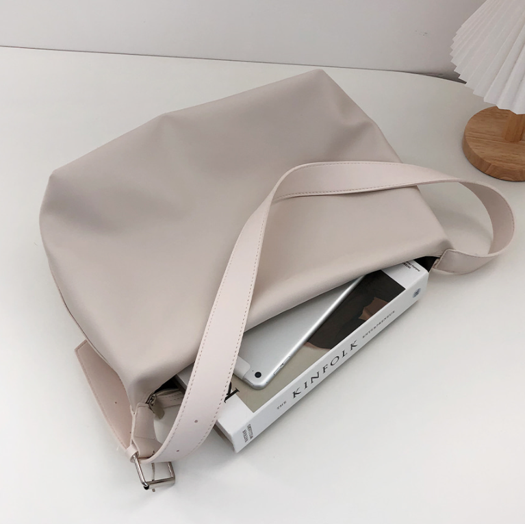 レザー調ベーシックビッグ無地ショルダーバッグ | 詳細画像21