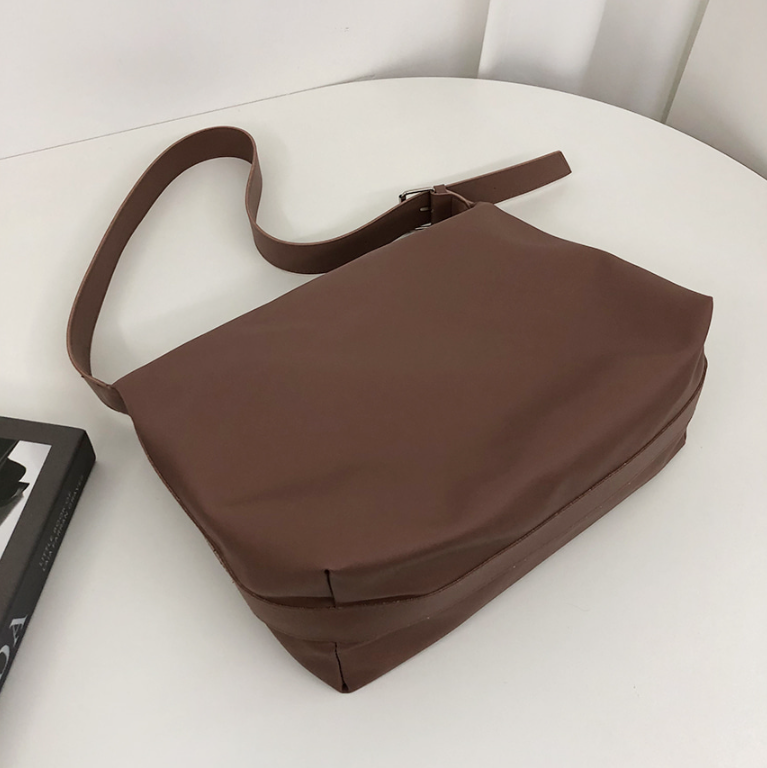 レザー調ベーシックビッグ無地ショルダーバッグ | 詳細画像23