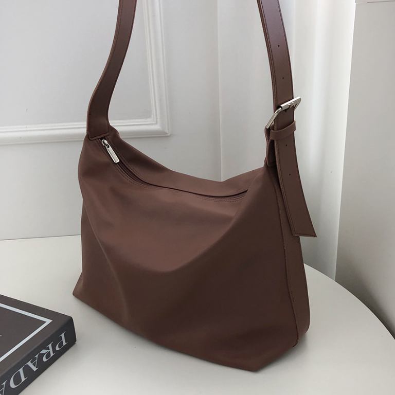 レザー調ベーシックビッグ無地ショルダーバッグ | 詳細画像24