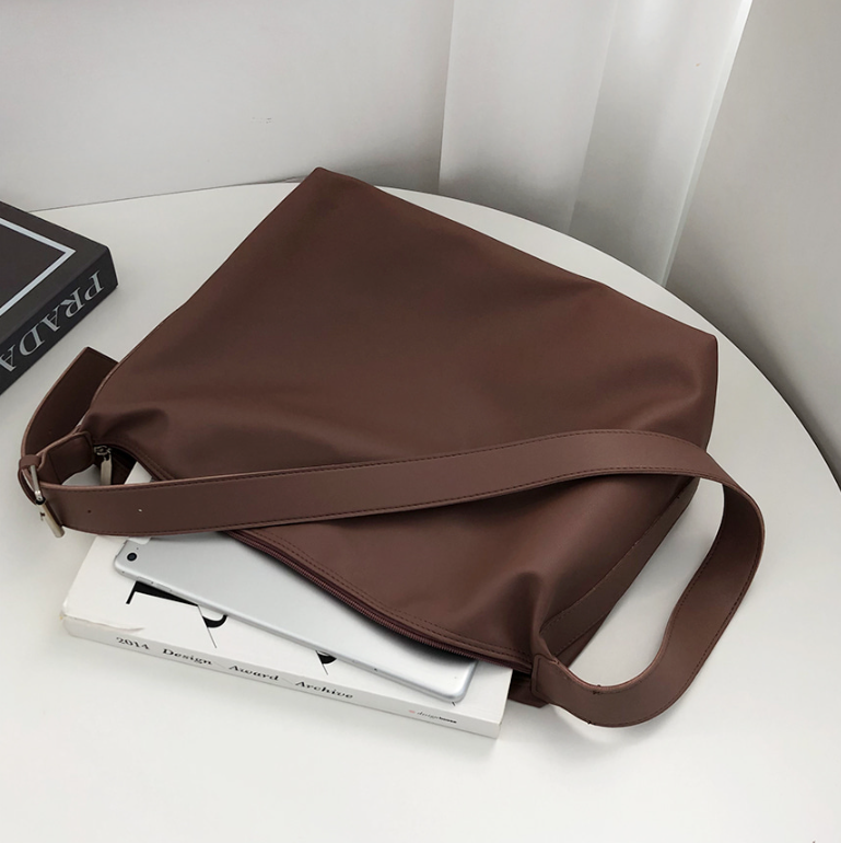 レザー調ベーシックビッグ無地ショルダーバッグ | 詳細画像25