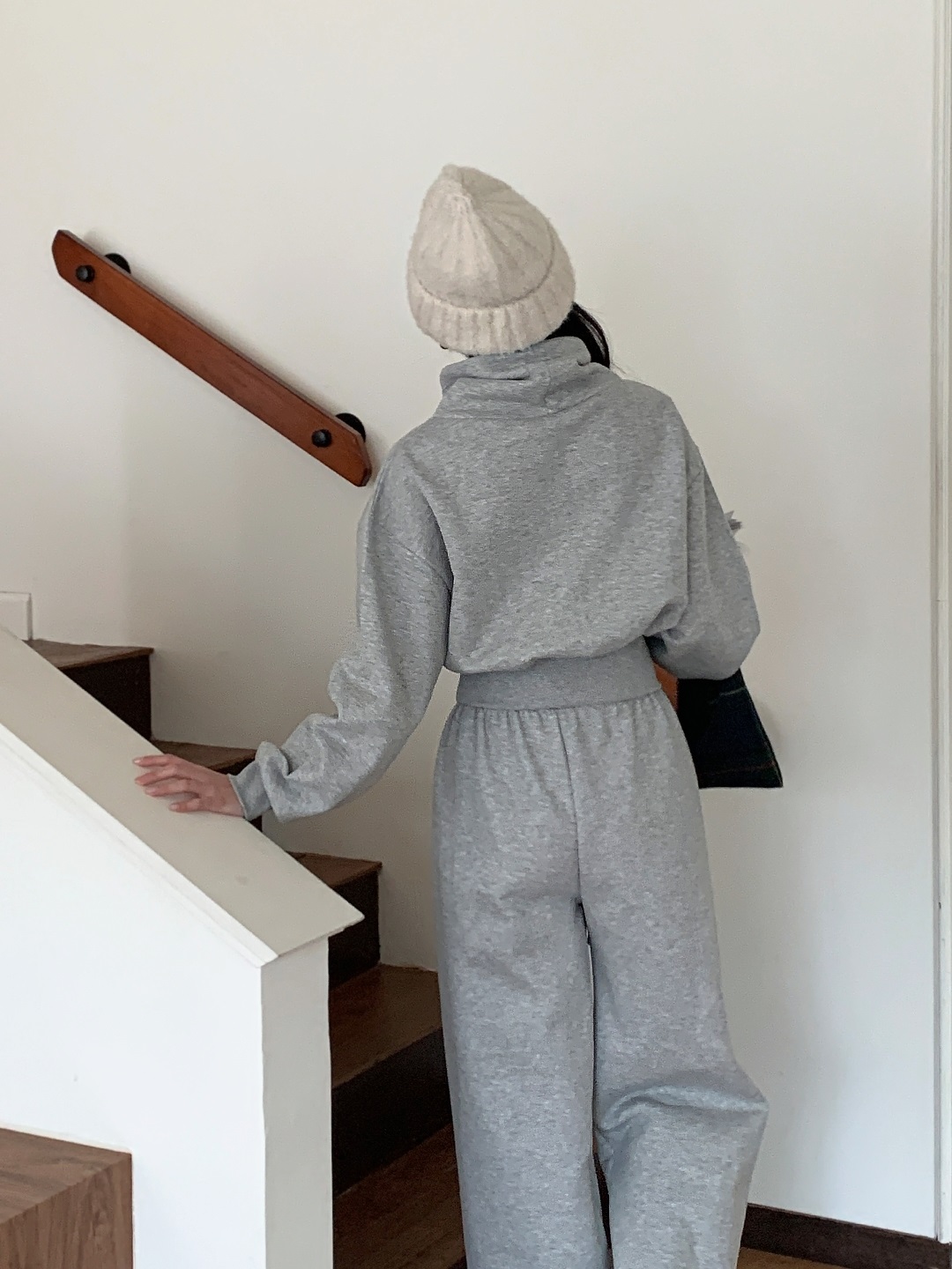 タートルネックドローストリングウエストゴムカンガルーポケットセットアップ | 詳細画像4