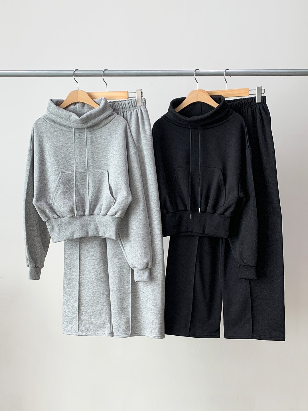 タートルネックドローストリングウエストゴムカンガルーポケットセットアップ | 詳細画像17