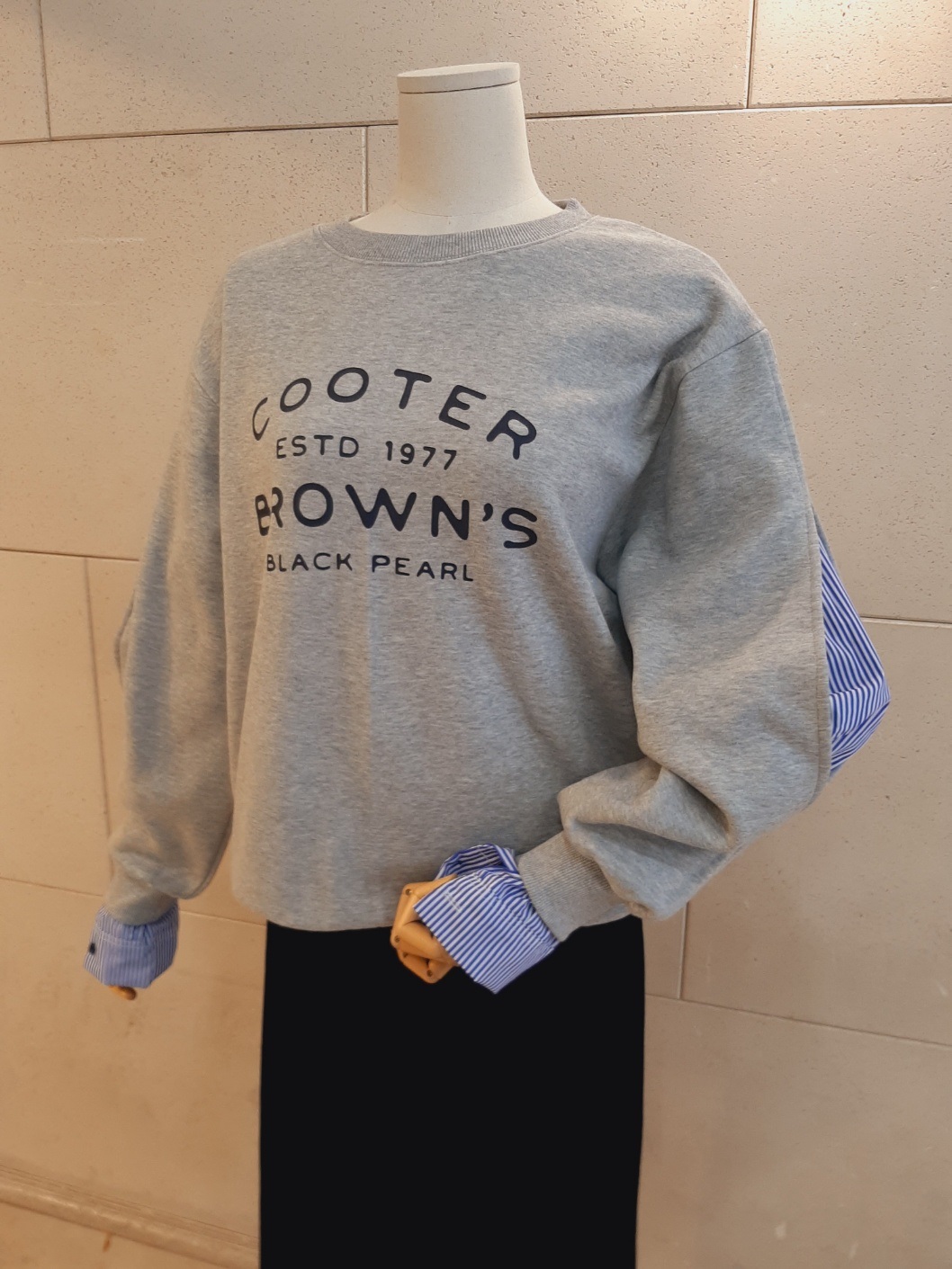 裏起毛コンビ配色ラウンドネックレイヤード風長袖ロゴスウェット | 詳細画像2