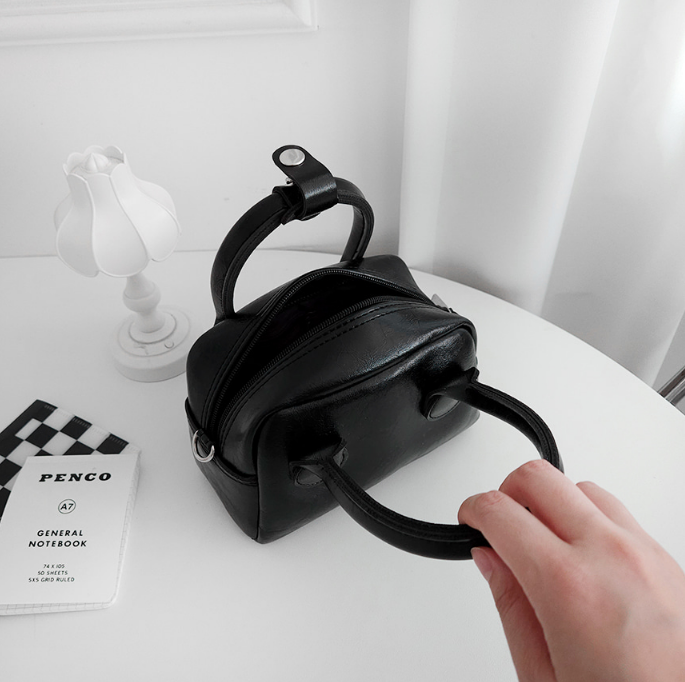 レザー調ショルダーバッグ | 詳細画像9