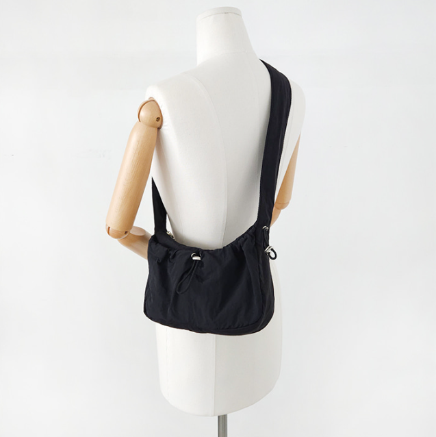 シャーリングドローストリングショルダーバッグ | 詳細画像4