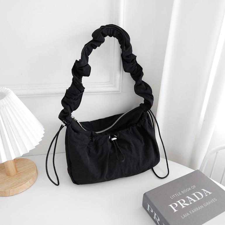 シャーリングドローストリングショルダーバッグ | 詳細画像5