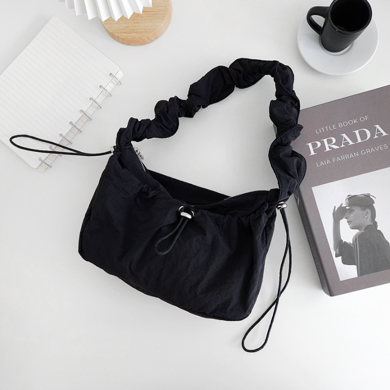 シャーリングドローストリングショルダーバッグ | 詳細画像6