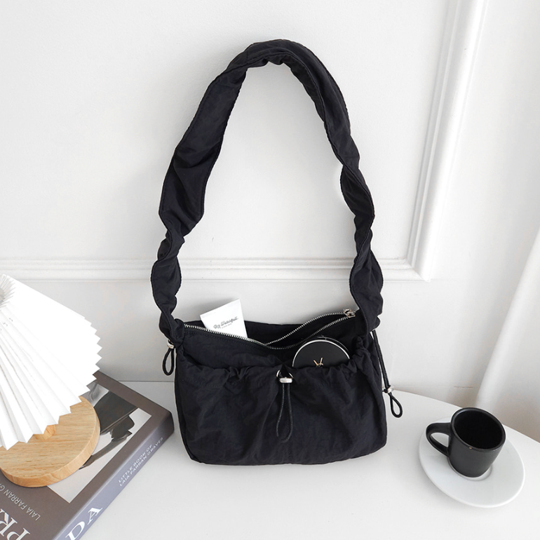 シャーリングドローストリングショルダーバッグ | 詳細画像7