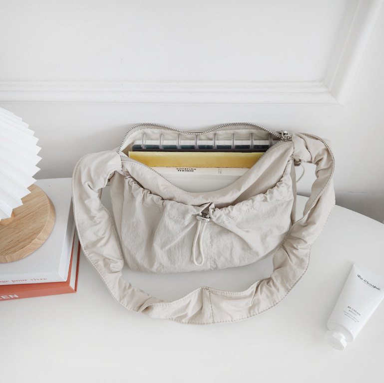 シャーリングドローストリングショルダーバッグ | 詳細画像13