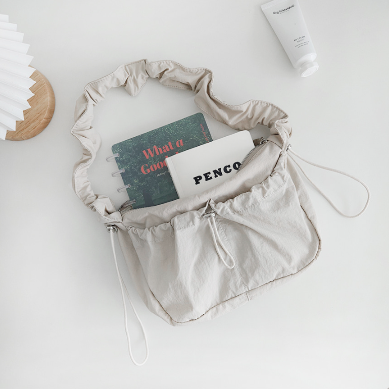 シャーリングドローストリングショルダーバッグ | 詳細画像14