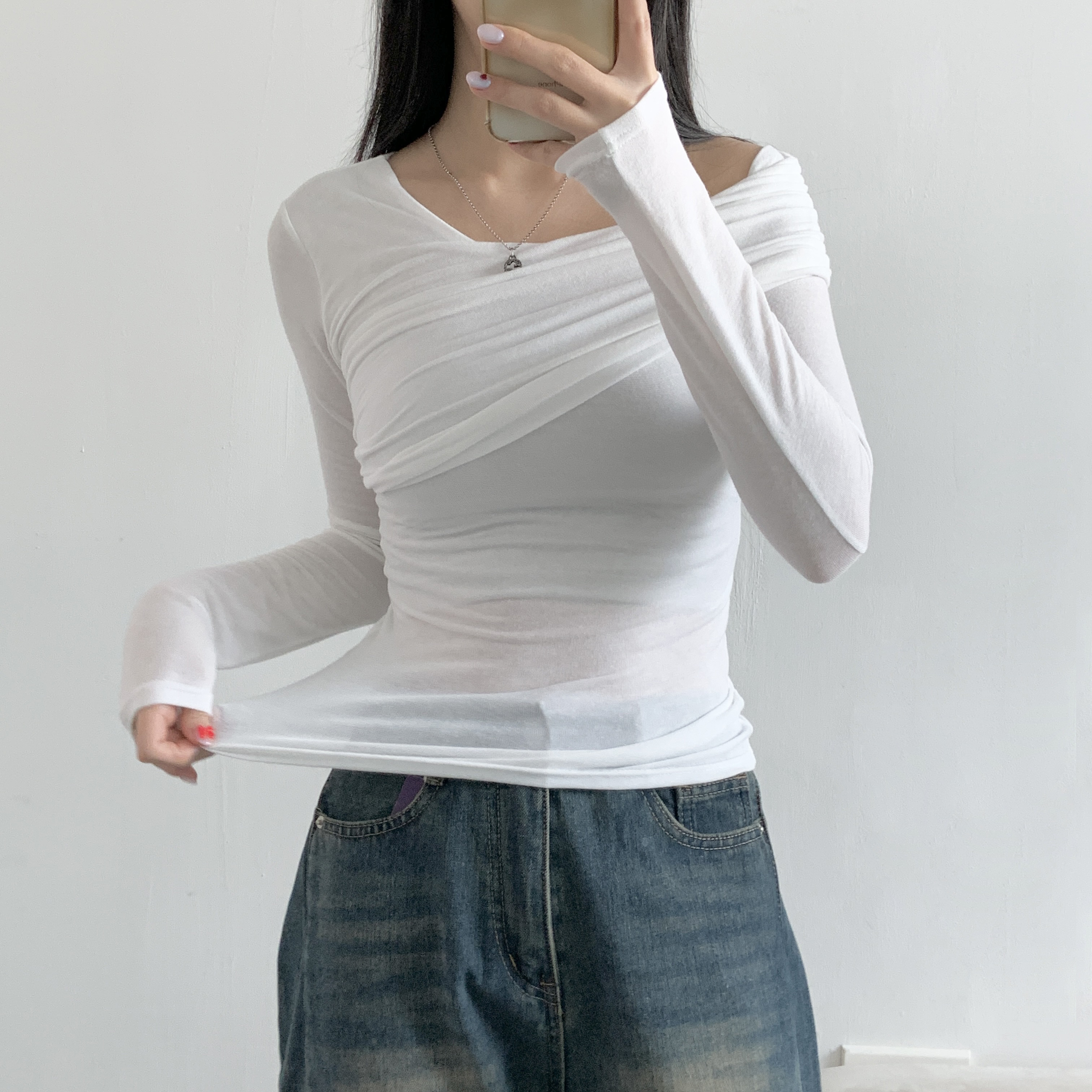 ストレッチオフショルダースリム長袖ギャザーTシャツ | 詳細画像4