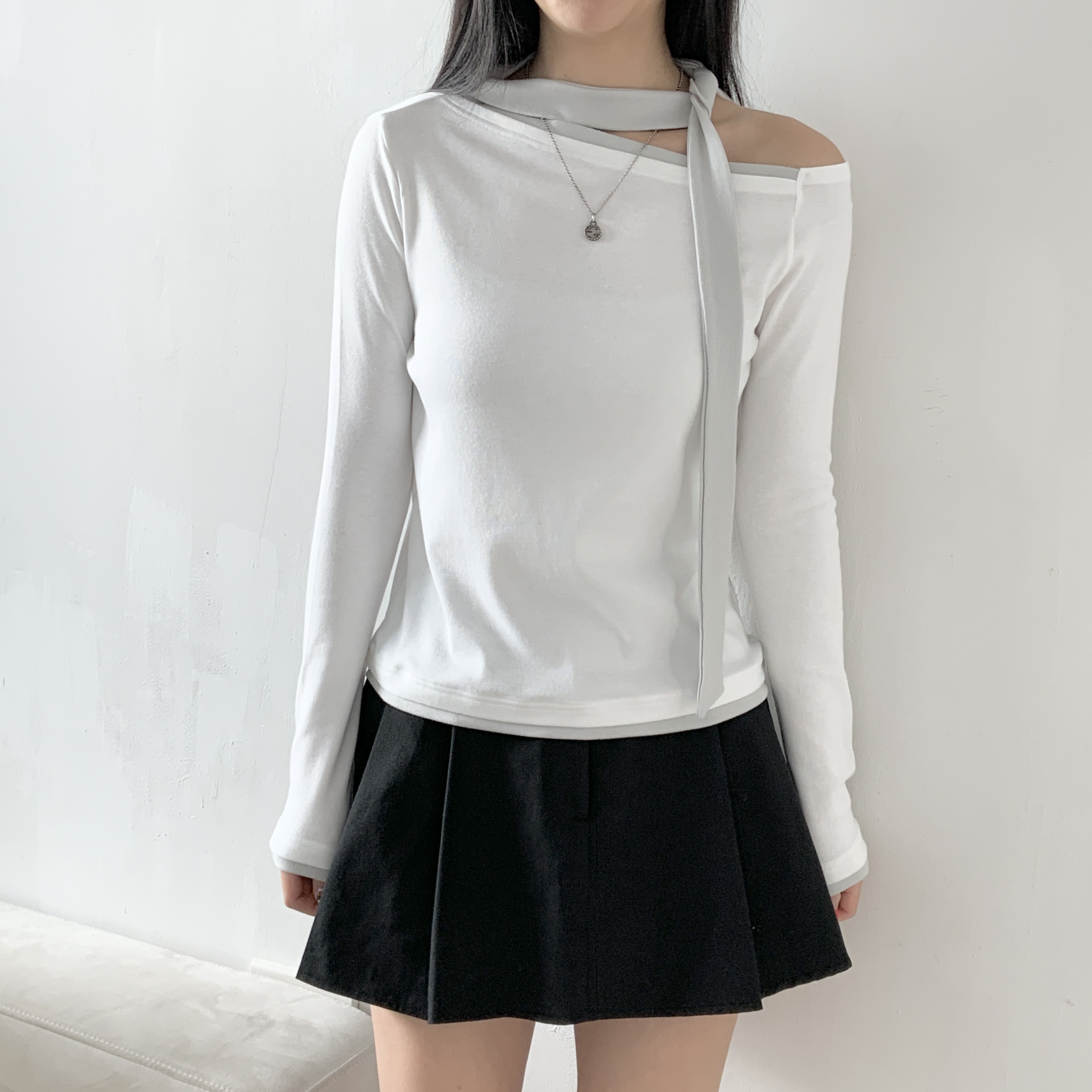 配色ベーシックスリム長袖スカーフネックTシャツ | 詳細画像2