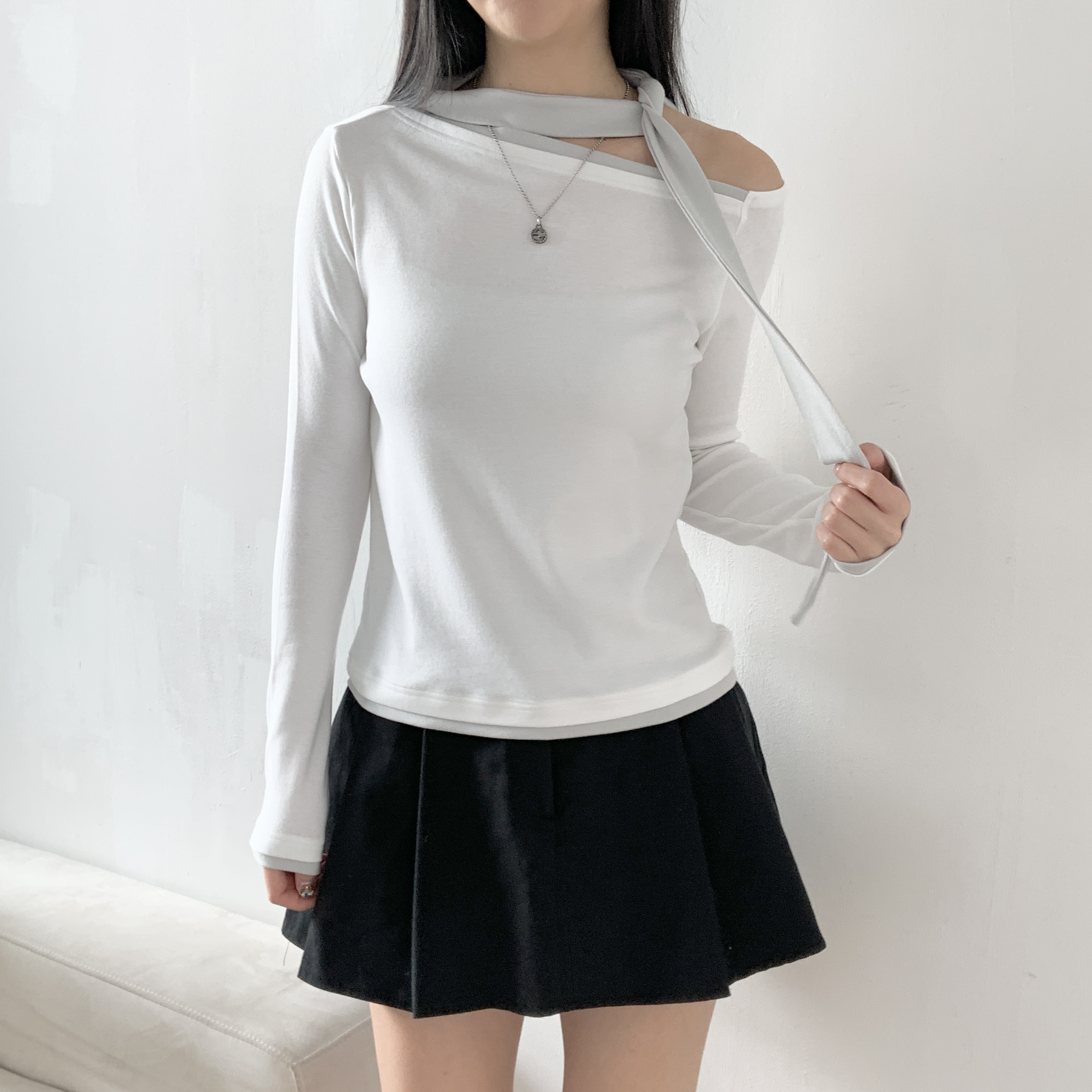 配色ベーシックスリム長袖スカーフネックTシャツ | 詳細画像3