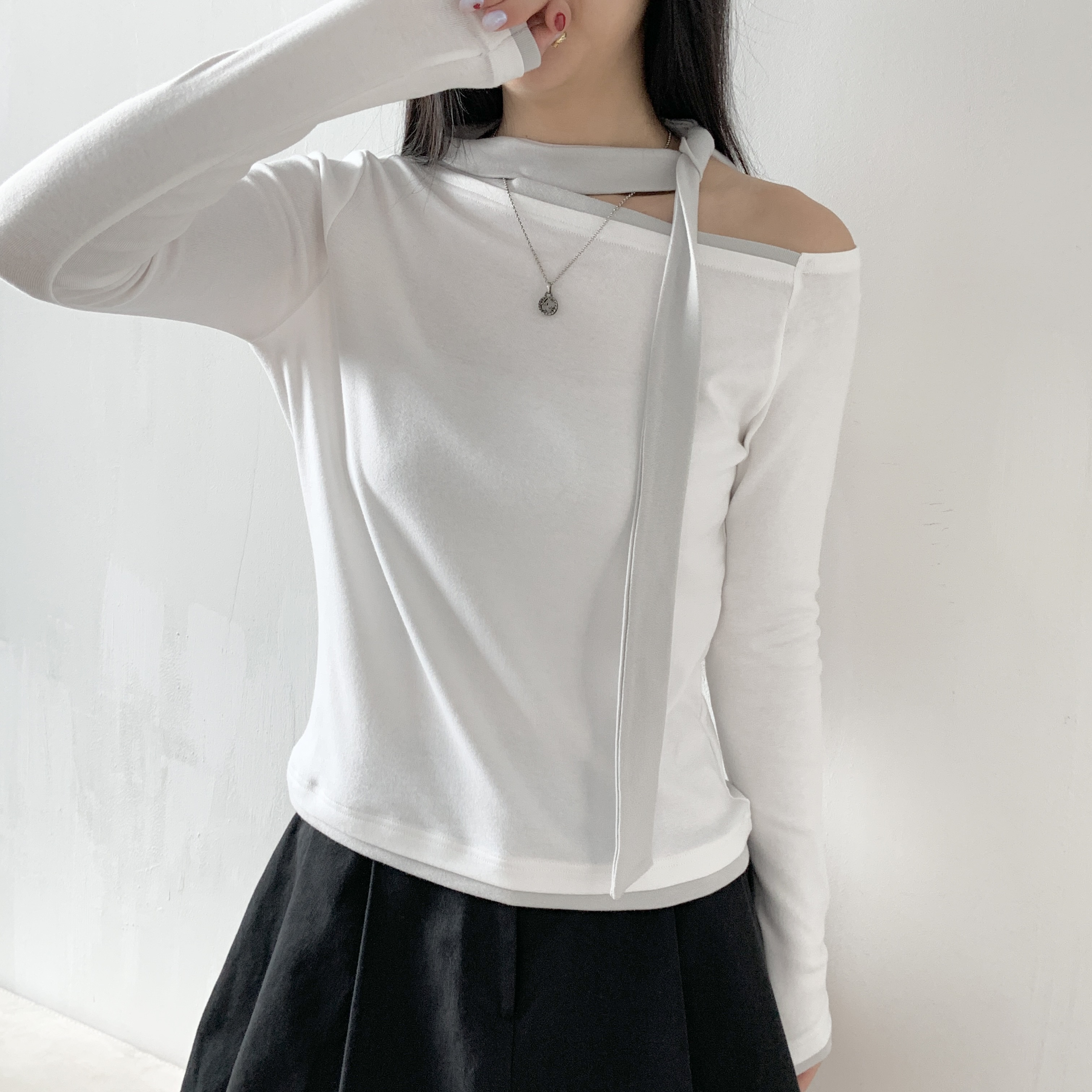 配色ベーシックスリム長袖スカーフネックTシャツ | 詳細画像4