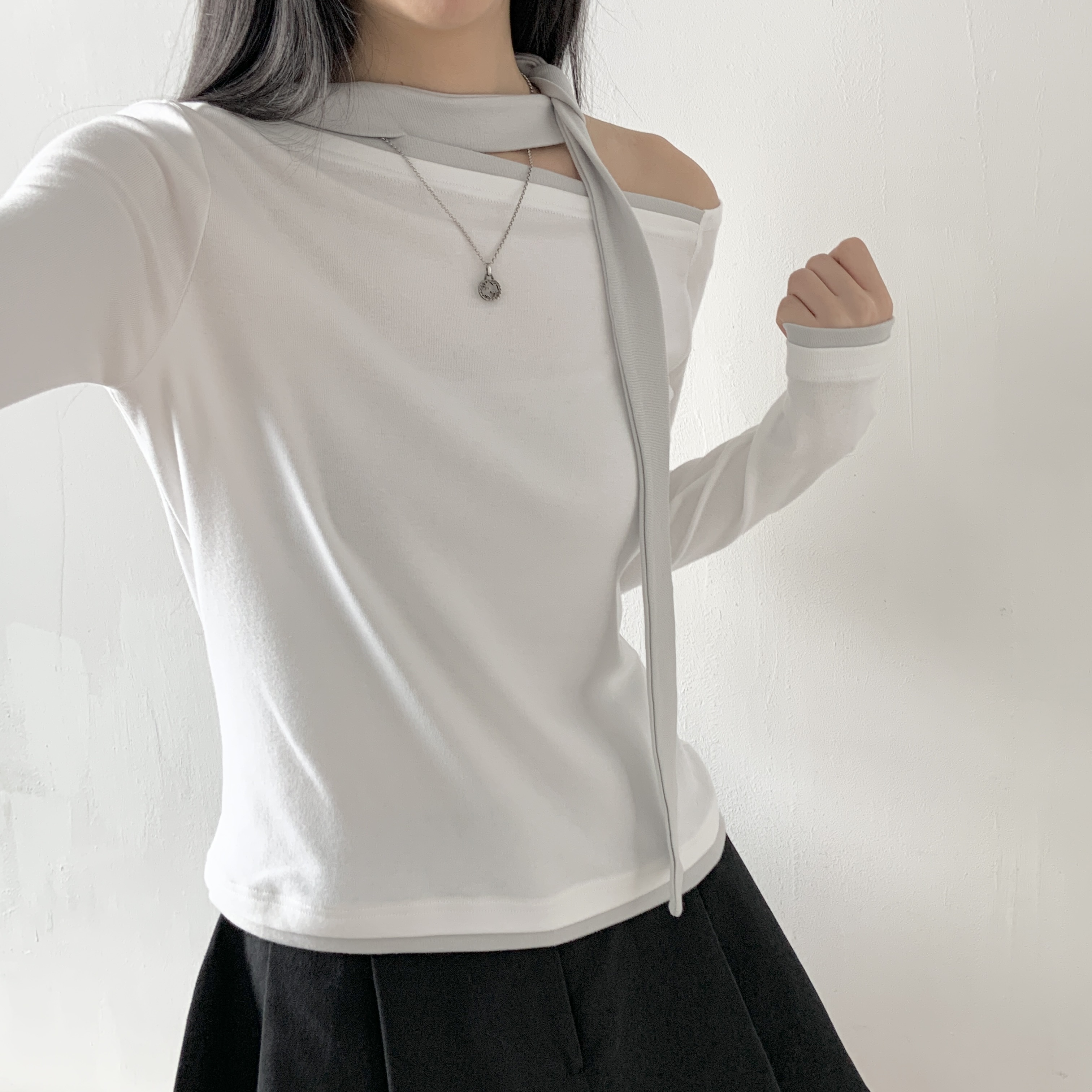 配色ベーシックスリム長袖スカーフネックTシャツ | 詳細画像7