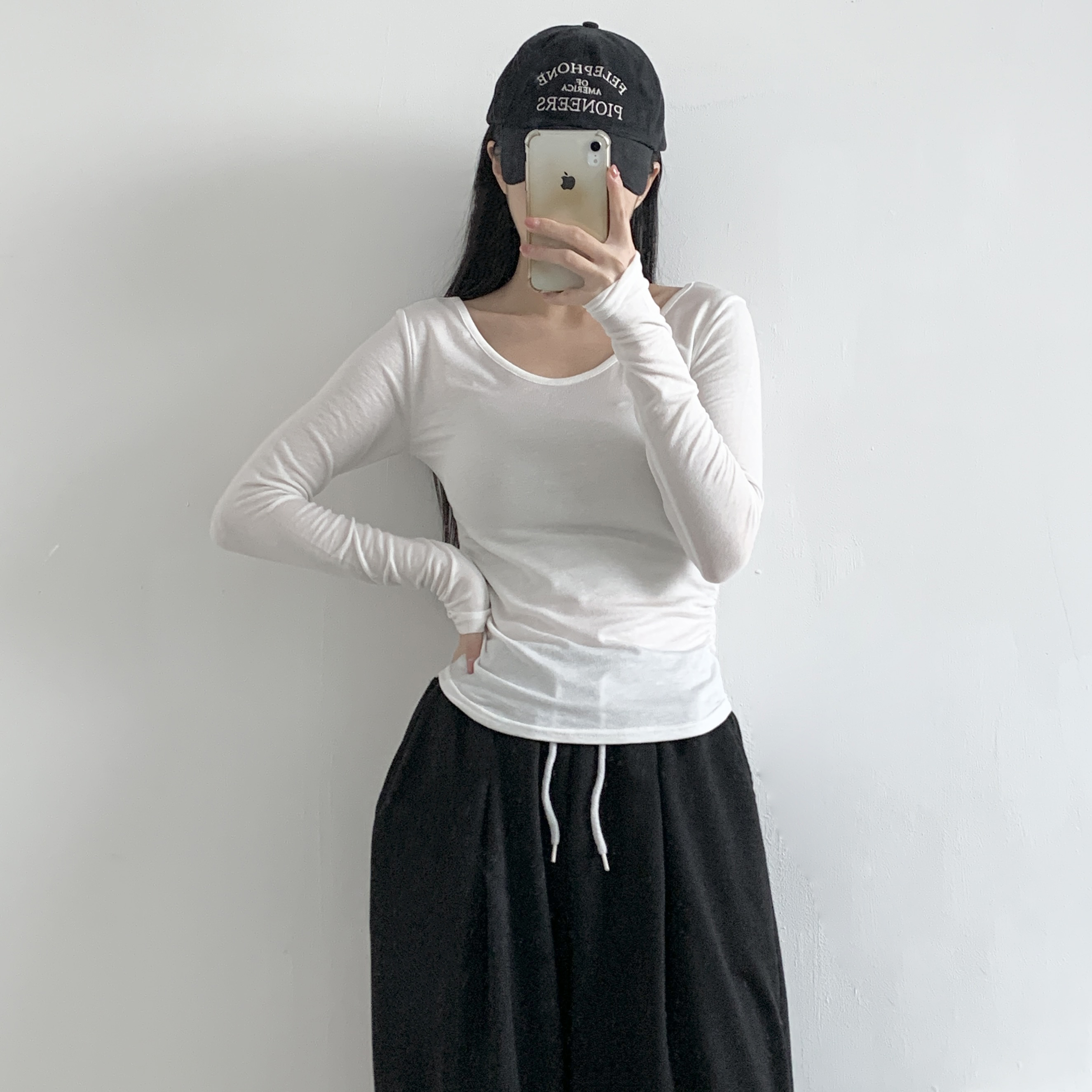 Uネック長袖ギャザーTシャツ | 詳細画像2