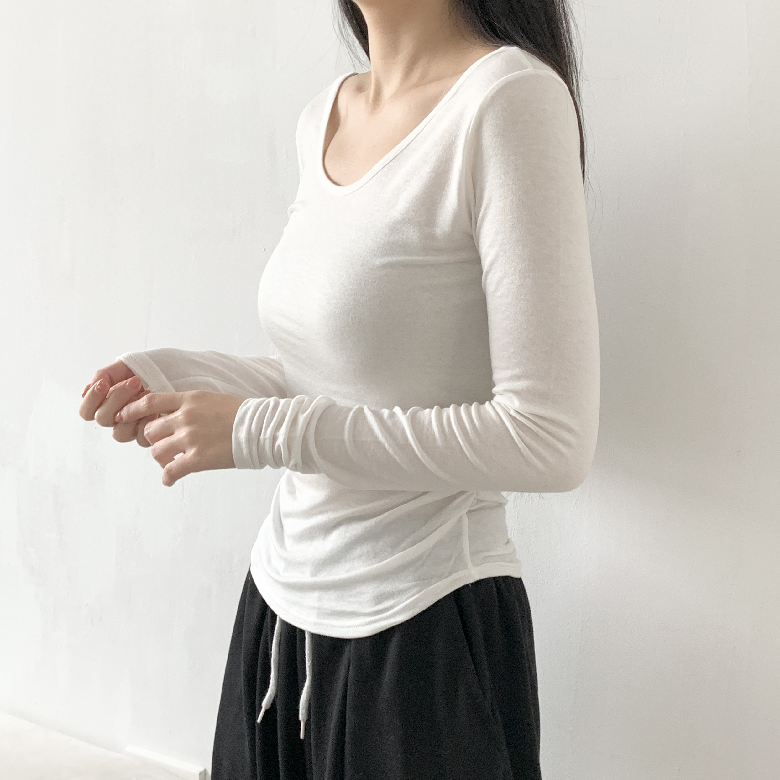 Uネック長袖ギャザーTシャツ | 詳細画像6