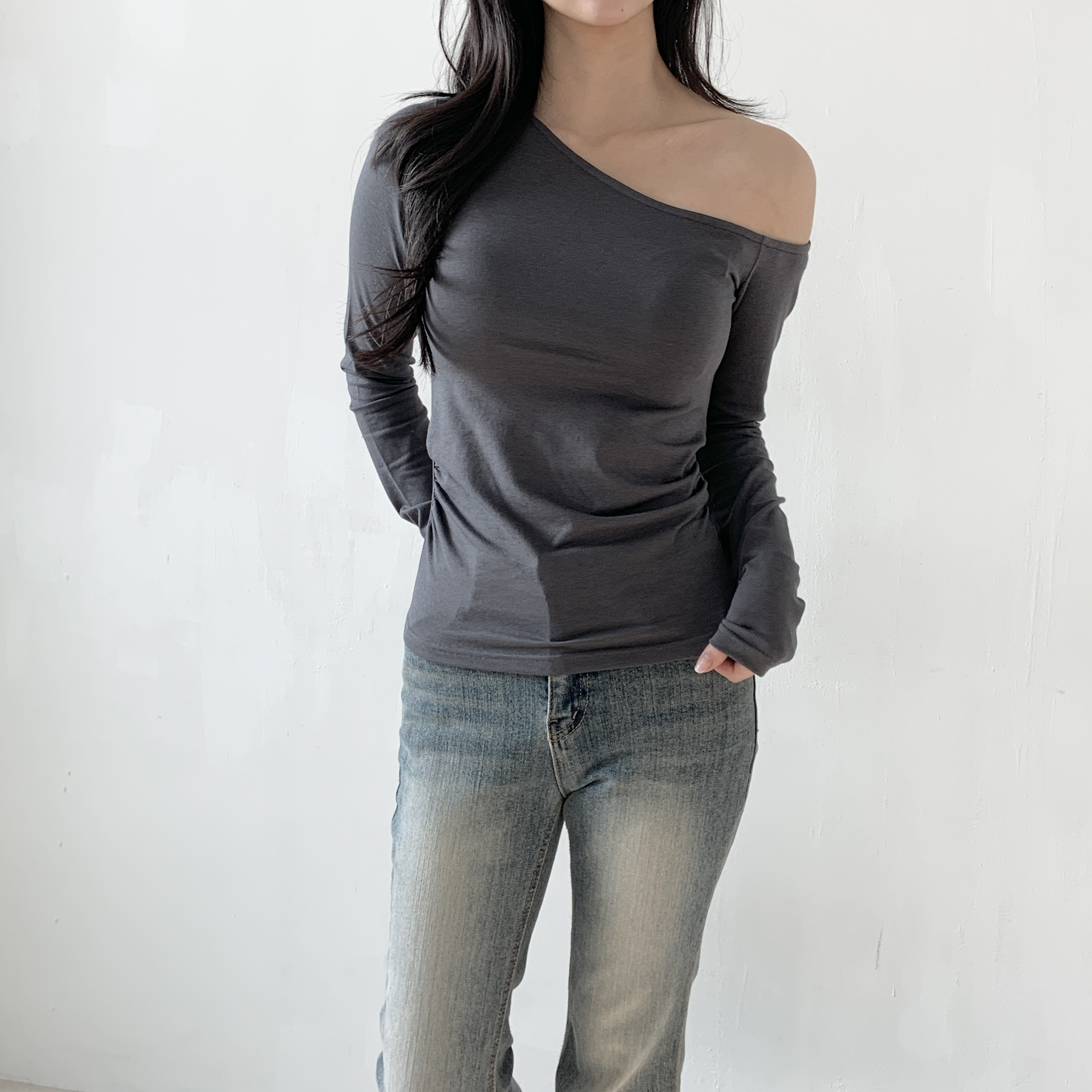 オフショルダーアンバランスネックスリム長袖Tシャツ | 詳細画像8