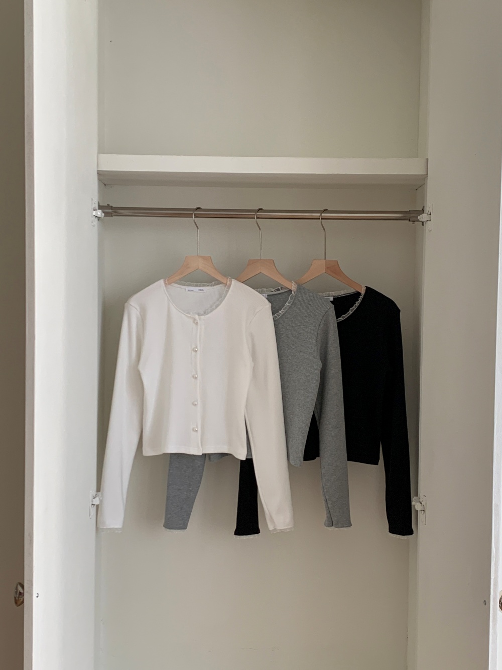 ボタンラウンドネックレースカーディガン | 詳細画像2